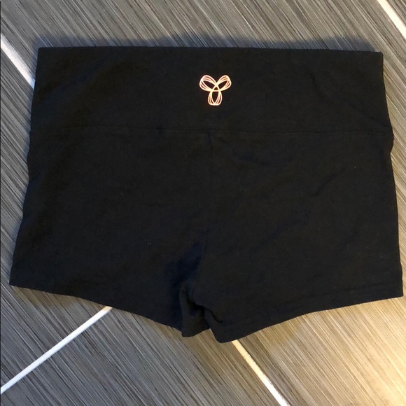 SOLD Aritzia TNA bike shorts black size small - Picture 2 of 5